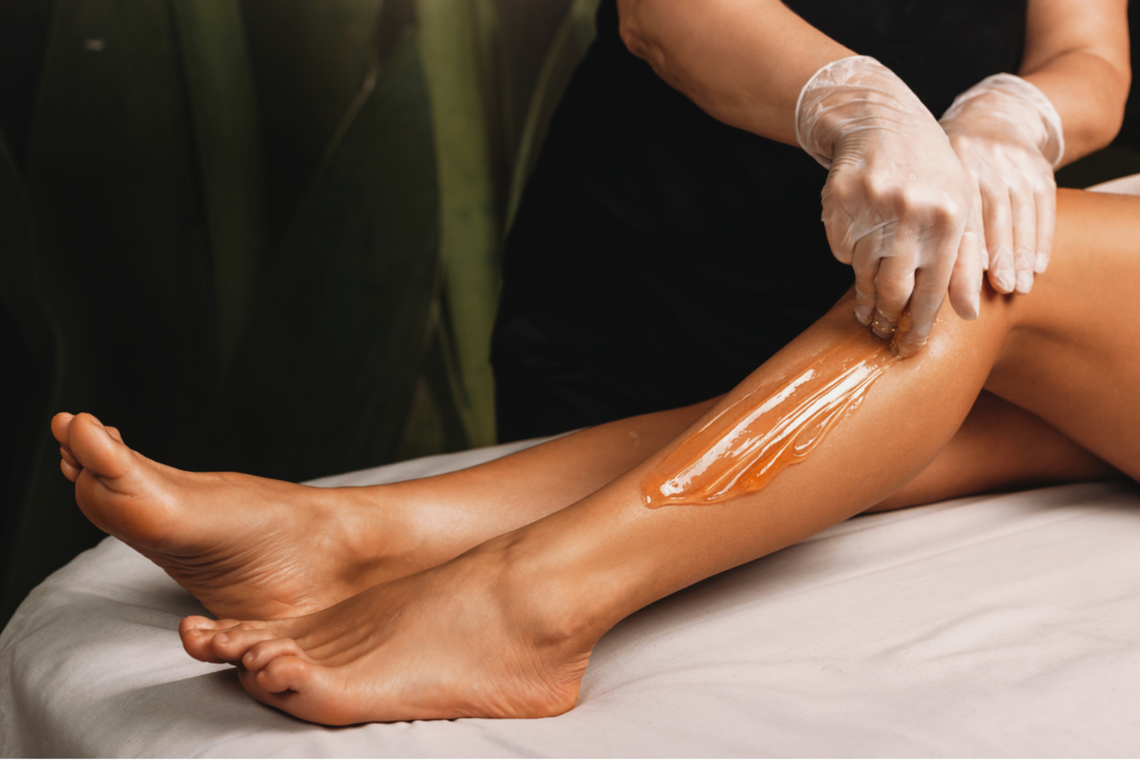 Depilação com cera quente e fria, todo o cuidado e experiência para resultados duradouros e pele macia e sem irritações, Esse serviço profisisonal você só encontra na Belle - Cabelo e Estética em Sinop-MT, o melhor preço com uma qualidade excepcional, profissionais com mais de 10 anos de experiência.